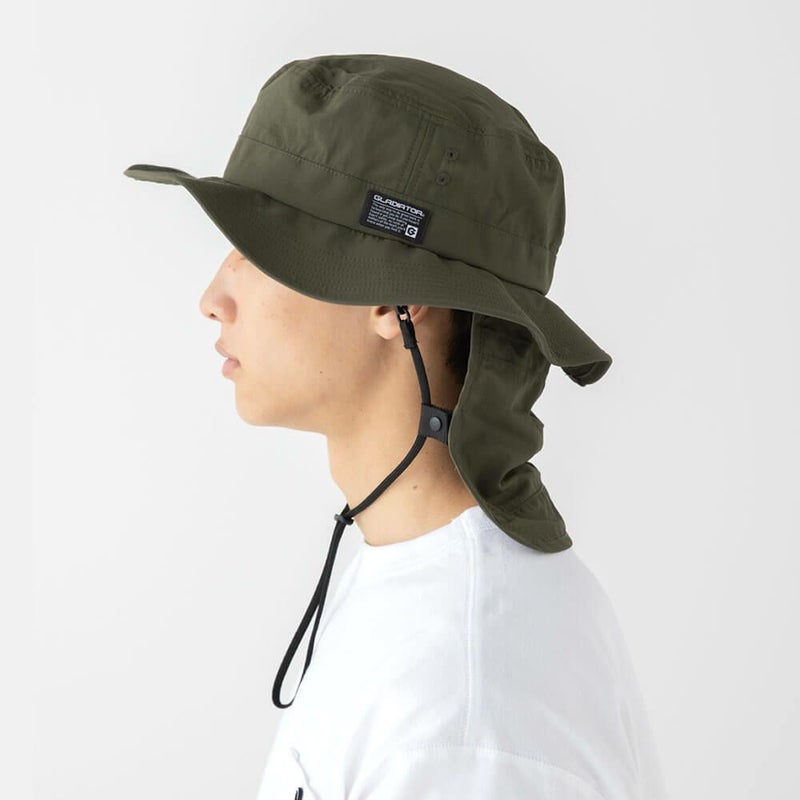 あご紐を締めればされに密着