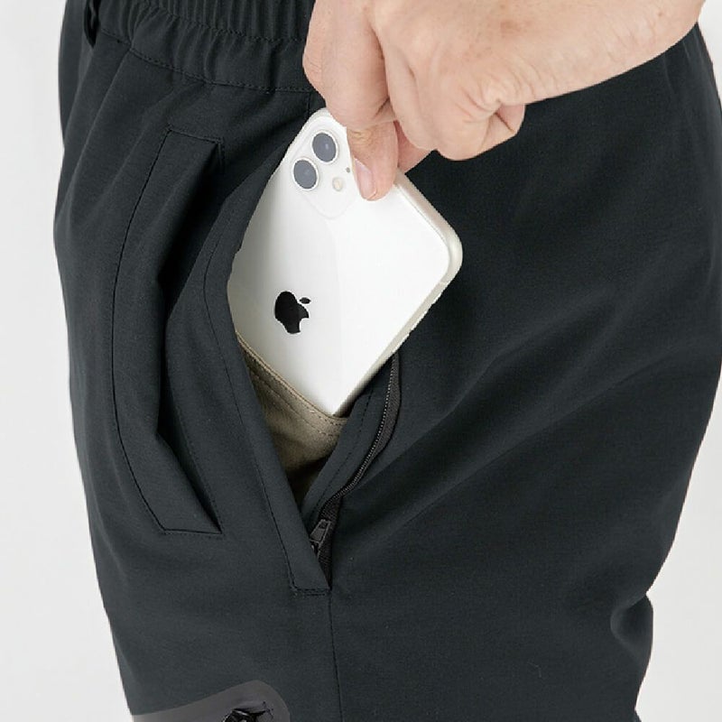 両脇スルーポケット(インナーのボトムのポケットにアクセス可)