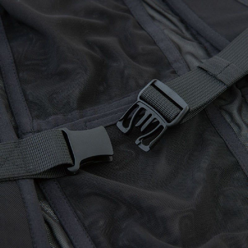 胸元調整ベルト