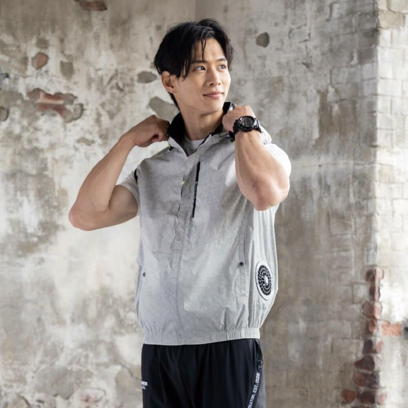 スモークアッシュ着用イメージ