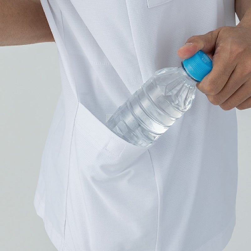 ペットボトルも入るサイドポケット